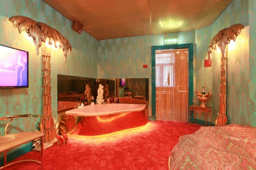 Red Ligth Secrets, Luxury Room 2